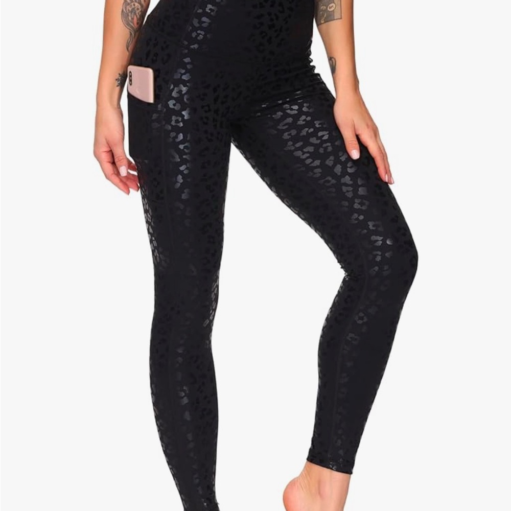 Metallic leopard print leggings